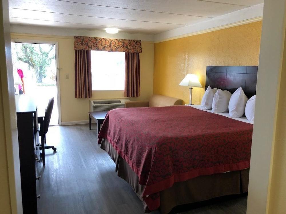 Days Inn By Wyndham Gainesville Exteriér fotografie