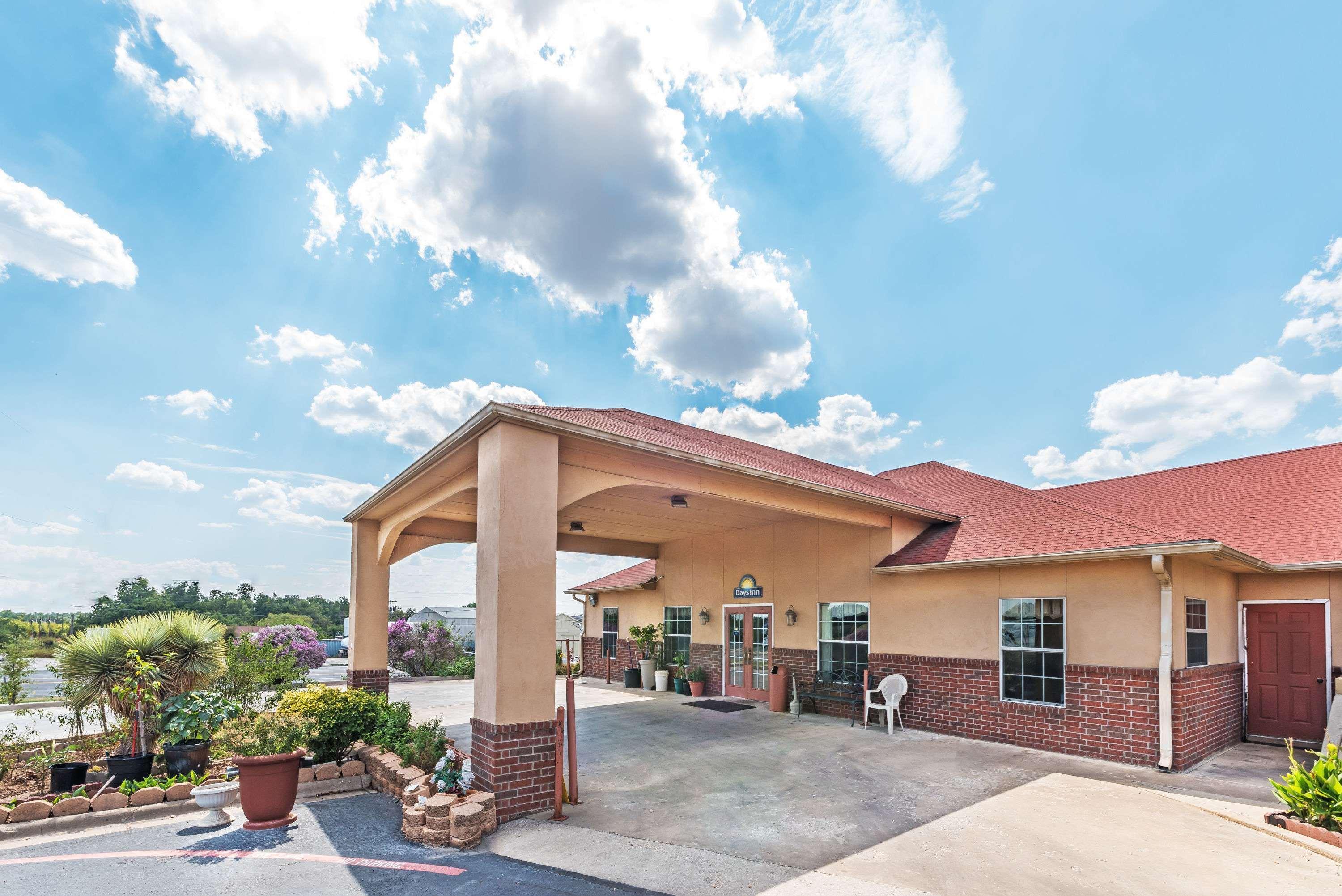 Days Inn By Wyndham Gainesville Exteriér fotografie