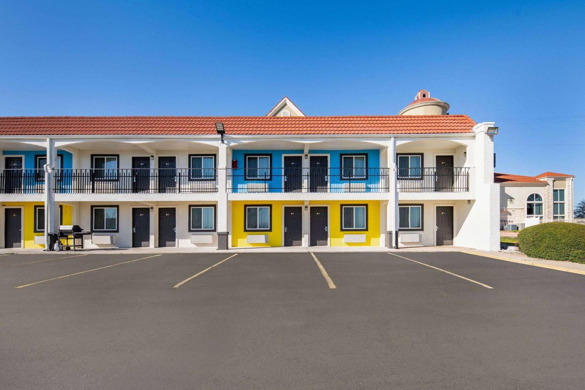 Days Inn By Wyndham Gainesville Exteriér fotografie