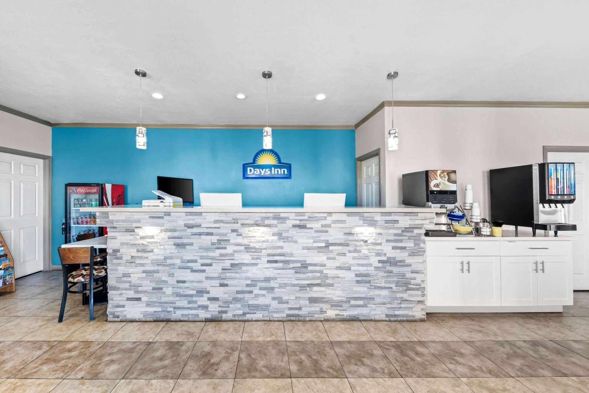 Days Inn By Wyndham Gainesville Exteriér fotografie